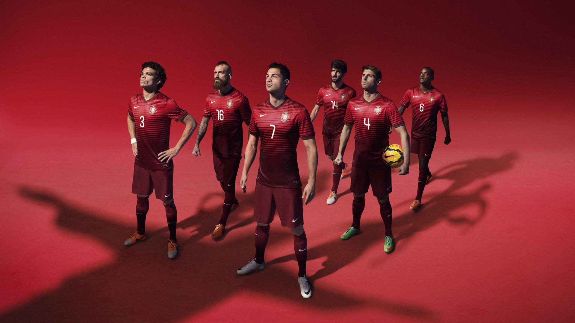 半场战报，伯恩利主场0-1落后水晶宫，格伊精准助攻穆尼奥斯头球破门